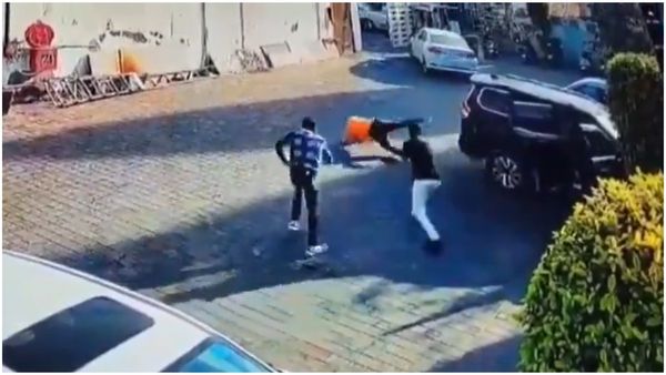 ಉದ್ಯಮಿ ಮೇಲೆ ಭೀಕರ ಗುಂಡಿನ ದಾಳಿ; ವಿಡಿಯೋ ವೈರಲ್