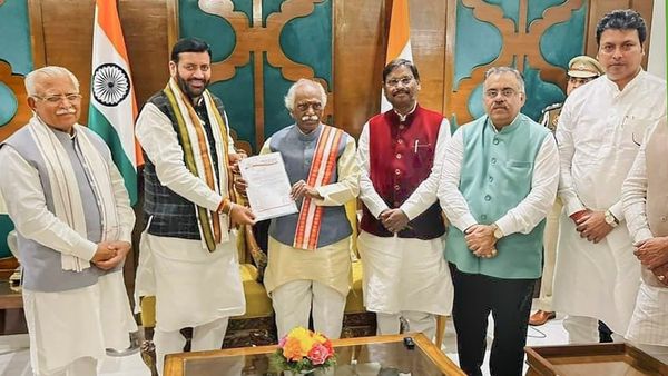 ಬಹುಮತ ಸಾಬೀತು ಪಡಿಸಲು ಅಧಿವೇಶ ಕರೆಯಲು ರಾಜ್ಯಪಾಲರಿಗೆ ಮನವಿ ಮಾಡಿದ ಹರಿಯಾಣ ನೂತನ ಸಿಎಂ