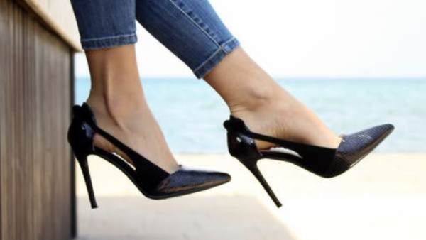 High Heels: ಹೈಹೀಲ್ಡ್‌ ಚಪ್ಪಲಿ ಧರಿಸಿದರೆ ಬೆನ್ನುನೋವು ಬರುತ್ತಾ? ವೈದ್ಯರು ಹೇಳುವುದೇನು..? 
