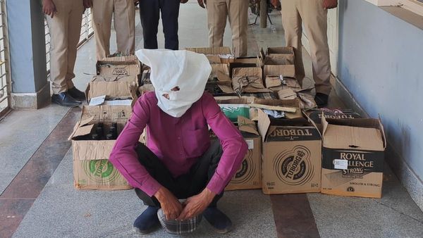 ಗುಂಡ್ಲುಪೇಟೆ: ಮೈಸೂರು-ಊಟಿ ಹೆದ್ದಾರಿಯಲ್ಲಿ ಅಕ್ರಮವಾಗಿ ಕೊಡಗು ವೈನ್ ಮಾರಾಟ, ಆರೋಪಿ ಬಂಧನ