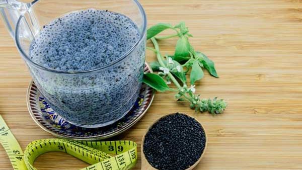 Sabja Seeds Juice: ಬಿರು ಬೇಸಿಗೆಯಲ್ಲಿ ದೇಹವನ್ನು ತಂಪಾಗಿಡುವ ಆರೋಗ್ಯಕರ ನಿಂಬೆ-ಸಬ್ಜಾ ಬೀಜಗಳ ಜ್ಯೂಸ್