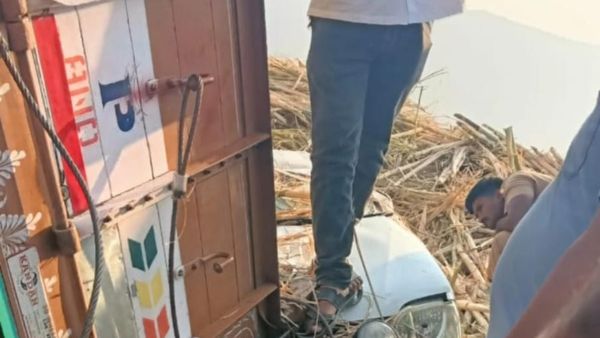 BREAKING: ಚಾಮರಾಜನಗರ: ಕಾರಿನ ಮೇಲೆ ಲಾರಿ ಪಲ್ಟಿ, ಮೂವರು ಸಾವು, ಇಬ್ಬರಿಗೆ ಗಂಭೀರ ಗಾಯ