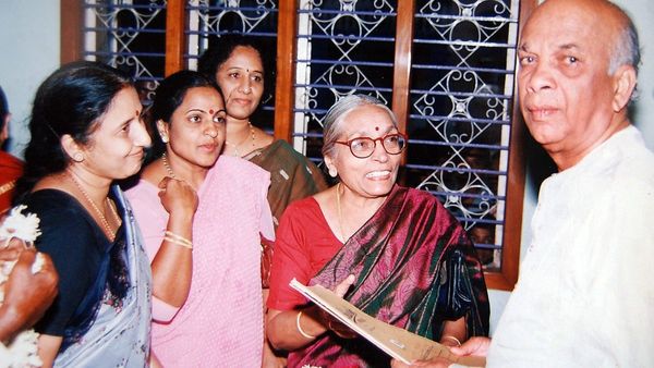 ಕನ್ನಡ ಕಡ್ಡಾಯಗೊಳಿಸಿದ ಧೀಮಂತ ರಾಜಕಾರಣಿ, ಮಾಜಿ ಸಚಿವೆ ನಾಗಮ್ಮ ಕೇಶವಮೂರ್ತಿ ವಿಧಿವಶ:ನಿಮಗೆಷ್ಟು ಗೊತ್ತು ಈ ಮಹಿಳಾ ರತ್ನದ ಬಗ್ಗೆ?