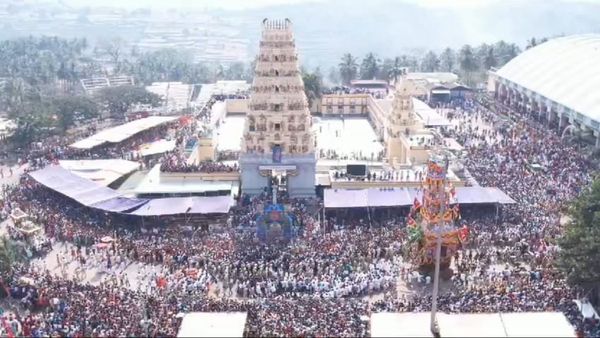 Shivratri Rathotsava: ಮಲೆ ಮಹದೇಶ್ವರ ಬೆಟ್ಟದಲ್ಲಿ ನೆರೆದ ಲಕ್ಷಾಂತರ ಭಕ್ತರ ದಂಡು