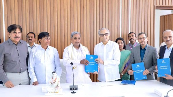 7th Pay Commission: ಏಳನೇ ವೇತನ ಆಯೋಗ ವರದಿ ಸಲ್ಲಿಕೆ: ಶೇ. 27.5 ರಷ್ಟು ಹೆಚ್ಚಳಕ್ಕೆ ಶಿಫಾರಸು: ಸಿದ್ದರಾಮಯ್ಯ ಏನಂದ್ರು?