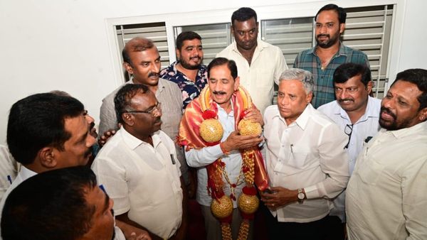 ಜೆಸಿ ಮಾಧುಸ್ವಾಮಿ ವಿ/ಎಸ್ ವಿ ಸೋಮಣ್ಣ: ಮಾಧುಸ್ವಾಮಿ ಸಿಟ್ಟು ಶಮನಕ್ಕೆ ಸೊಗಡು ಶಿವಣ್ಣ ಹಿಂದೆ ಬಿದ್ದ ವಿ ಸೋಮಣ್ಣ!