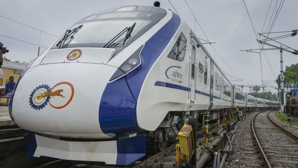 Vande Bharat: ಪುಣೆಯಿಂದ ವಡೋದರಾ ಮತ್ತು ಮುಂಬೈನಿಂದ ಕೊಲ್ಲಾಪುರದ ನಡುವೆ ವಂದೇ ಭಾರತ್ ಸೇವೆ, ಯಾವಾಗ-ಮಾಹಿತಿ, ವಿವರ