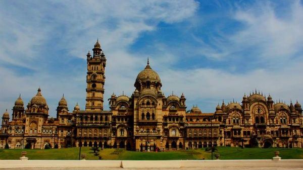 ವಿಶ್ವದ ಅತಿ ದೊಡ್ಡ ಮನೆ ಹೊಂದಿರುವ ಭಾರತೀಯ ಮಹಿಳೆ ಯಾರು? ಈ ಮನೆಯ ಮುಂದೆ ಅಂಬಾನಿ ಬಂಗಲೆಯೂ ಚಿಕ್ಕದು