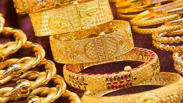 Gold Price: ಚಿನ್ನದ ಬೆಲೆ ಕೊಂಚ ಇಳಿಕೆ, ಗಗನಕ್ಕೇರಿದ ಬೆಳ್ಳಿ ದರ