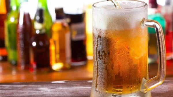 Beer Sales: ರಾಜ್ಯದಲ್ಲಿ ಹೆಚ್ಚಾದ ಬಿಸಿಲು, ಚಿಲ್ಡ್ ಬಿಯರ್ ಮೊರೆ ಹೋದ ಜನರು! ದಾಖಲೆ ಮಾರಾಟ