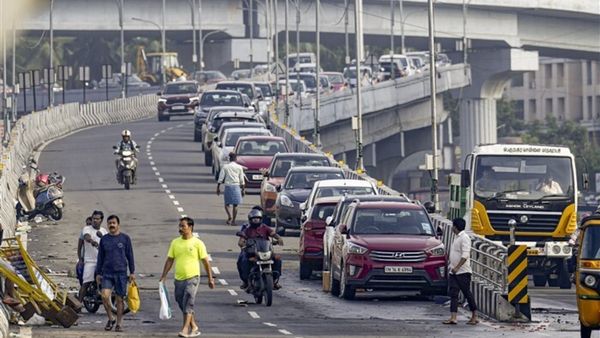 Bengaluru Flyovers: ಕೋಟಿ ಕೋಟಿ ವೆಚ್ಚದಲ್ಲಿ ಕಟ್ಟಿದ ಫ್ಲೈಓವರ್‌ಗಳು ಈಗ ಕಸದ ತೊಟ್ಟಿಗಳು!