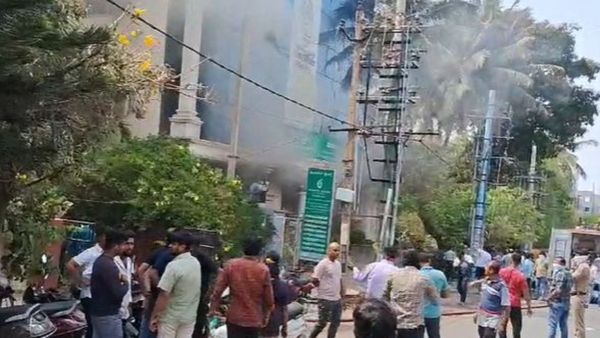 BREAKING: ಬೆಂಗಳೂರಿನ ಆರ್‌ಟಿ ನಗರದಲ್ಲಿ ಅಗ್ನಿ ಅವಘಡ: ರಕ್ಷಣಾ ಕಾರ್ಯ