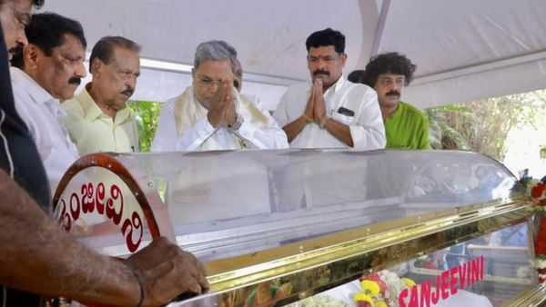 Dwarakish Death: ನಟ ದ್ವಾರಕೀಶ್ ಅಂತಿಮ ದರ್ಶನ ಪಡೆದ ಸಿಎಂ