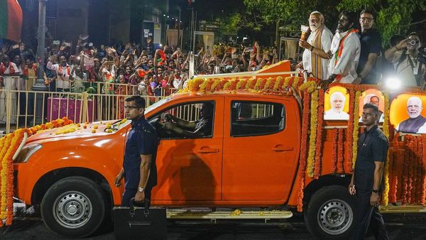 ಮಂಗಳೂರು: ಪ್ರಧಾನಿ ಮೋದಿ ರೋಡ್ ಶೋ ವೇಳೆ ಕರಾವಳಿ ಸಂಸ್ಕೃತಿ ಅನಾವರಣ