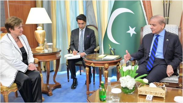 ಹಣ.. ಹಣ.. ಈ ಪದ ಕೇಳಿದ್ರೆ ನಿದ್ದೆಯಲ್ಲೂ ಎದ್ದು ಬಿಡುತ್ತೆ ಪಾಕ್‌: ಮತ್ತೆ ಐಎಂಎಫ್‌ ಕದ ತಟ್ಟಿದ ನೆರೆಯ ರಾಷ್ಟ್ರ