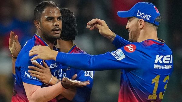 RCB ಕಪ್‌ ಗೆಲುವಿನ ಆಸೆ ಜೀವಂತ: 2016 ರಲ್ಲೂ ಇಂತಹದ್ದೇ ಪರಿಸ್ಥಿತಿಯಿಂದ ಪುಟಿದೆದ್ದು ಫೈನಲ್‌ ಪ್ರವೇಶಿಸಿದ್ದ ಚಾಲೆಂಜರ್ಸ್‌ 