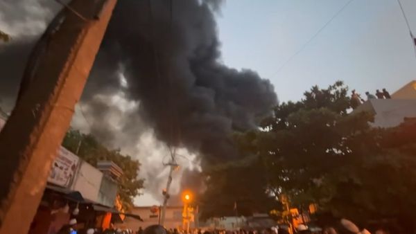 Fire Accident: ಬೆಂಗಳೂರಿನಲ್ಲಿ ಬೆಳ್ಳಂಬೆಳಗ್ಗೆ ಬೆಂಕಿ ಅವಘಡ, ಎದೆ ಝಲ್‌ ಎನಿಸುವ ದೃಶ್ಯ