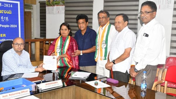 Geetha Shivarajkumar: ಕೈ ಅಭ್ಯರ್ಥಿ ಗೀತಾ ಶಿವರಾಜ್‌ಕುಮಾರ್‌ ನಾಮಪತ್ರ ಸಲ್ಲಿಕೆ- ಯಾರೆಲ್ಲಾ ಸಾಥ್‌ ನೀಡಿದ್ರು?