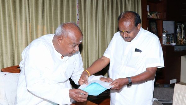 HD Kumaraswamy: ಕುಟುಂಬ ರಾಜಕಾರಣ, ಹೊರಗಿನವರೆಂಬ ಅಪಸ್ವರ: ಮಂಡ್ಯದಲ್ಲಿ ಕುಮಾರಸ್ವಾಮಿಗೆ ಸುಲಭವಲ್ಲ ಗೆಲುವಿನ ಹಾದಿ!