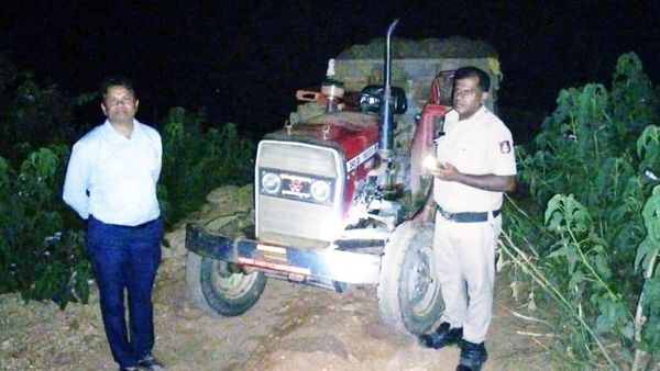 Mandya: ಅಕ್ರಮ ಮರಳು ಗಣಿಗಾರಿಕೆ ಅಡ್ಡೆ ಮೇಲೆ ದಿಢೀರ್ ದಾಳಿ