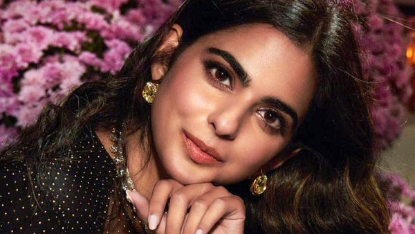 24 ಬಾತ್‌ರೂಮ್+12 ಬೆಡ್‌ರೂಮ್‌: ಮುಖೇಶ್‌ ಅಂಬಾನಿ ಪುತ್ರಿಯ ಲಾಸ್‌ ಎಂಜಲೀಸ್ ಬಂಗಲೆ ಖರೀದಿಸಿದ ಹಾಲಿವುಡ್‌ ತಾರೆ- ಬೆಲೆ ಎಷ್ಟು?