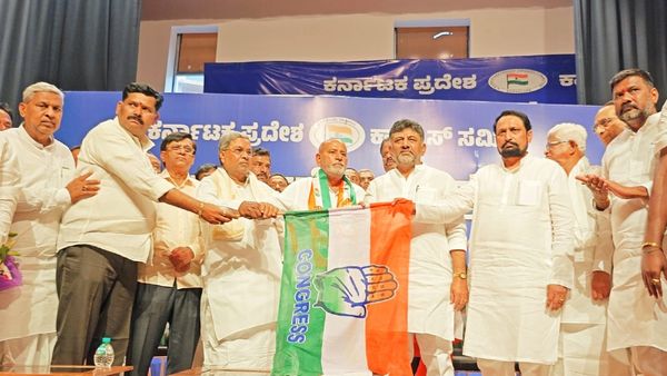 Lok Sabha Election 2024: ಬಿಜೆಪಿ ಬಿಗ್‌ ಶಾಕ್:‌ ಕಮಲ ಬಿಟ್ಟು ಕಾಂಗ್ರೆಸ್‌ ಸೇರ್ಪಡೆಯಾದ ಕರಡಿ ಸಂಗಣ್ಣ