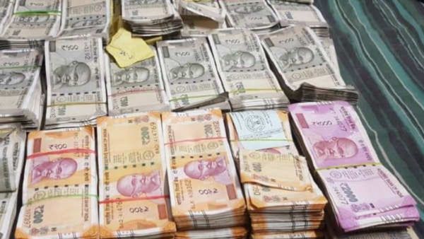 ರಾಜ್ಯದಲ್ಲಿ ಪತ್ತೆಯಾಗುತ್ತಿದೆ ಕೋಟಿ ಕೋಟಿ ಹಣ: ಅಭ್ಯರ್ಥಿಗಳ ಚುನಾವಣಾ ಖರ್ಚು ವೆಚ್ಚಗಳ ಮೇಲೆ ತೀವ್ರ ನಿಗಾ
