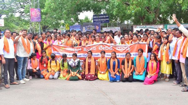 Neha Hiremath: ನೇಹಾ ಕೊಲೆ ಆರೋಪಿಗೆ ಗಲ್ಲು ಶಿಕ್ಷೆ ವಿಧಿಸಲು ಆಗ್ರಹಿಸಿ ಎಬಿವಿಪಿ ಪ್ರತಿಭಟನೆ