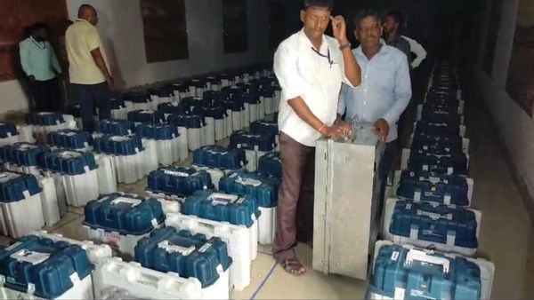 ಮತದಾನಕ್ಕೆ ಕೌಂಟ್‌ಡೌನ್: ಚಾಮರಾಜನಗರ ಲೋಕಸಭಾ ಕ್ಷೇತ್ರದ ಮತಗಟ್ಟೆಗಳಲ್ಲಿ ಸಿದ್ಧತೆ ಹೇಗಿದೆ?-ಮಾಹಿತಿ