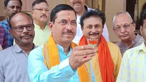 ಪ್ರಹ್ಲಾದ್ ಜೋಶಿ ಸೇರಿ ಘಟಾನುಘಟಿ ನಾಯಕರ ನಾಮಪತ್ರ ಸಲ್ಲಿಕೆ ಇಂದು: ಅದ್ಧೂರಿ ಮೆರವಣಿಗೆ, ದೇವಸ್ಥಾನ ಭೇಟಿ