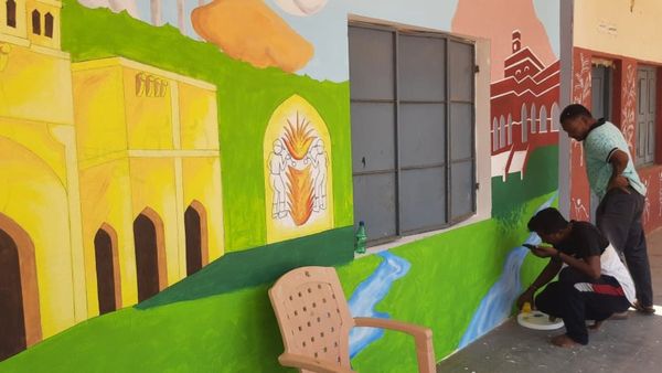 Lok Sabha Election 2024: ಮತದಾರರನ್ನು ಪ್ರೋತ್ಸಾಹಿಸಲು ನೂತನ ಪ್ರಯತ್ನ: ರಾಯಚೂರು ಮತ ಕೇಂದ್ರಗಳಲ್ಲಿ ಆಕರ್ಷಕ ಚಿತ್ರ