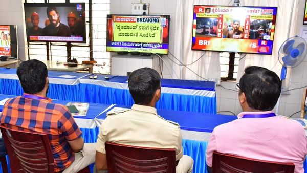 ಸೋಶಿಯಲ್ ಮೀಡಿಯಾದಲ್ಲಿ ಸುಳ್ಳು ಸುದ್ದಿ, ನೀತಿ ಸಂಹಿತೆ ಉಲ್ಲಂಘನೆ ಮಾಡುವ ಮುನ್ನ ಇರಲಿ ಎಚ್ಚರ!