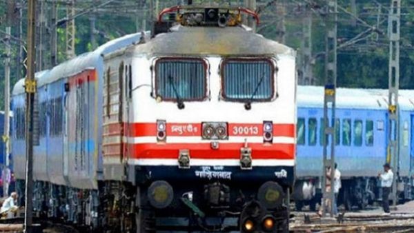 9,111 ಬಾರಿ ಹೆಚ್ಚುವರಿ ವಿಶೇಷ ರೈಲುಗಳ ಸಂಚಾರ- ಯಾವ್ಯಾವ ಮಾರ್ಗಗಳಲ್ಲಿ?  