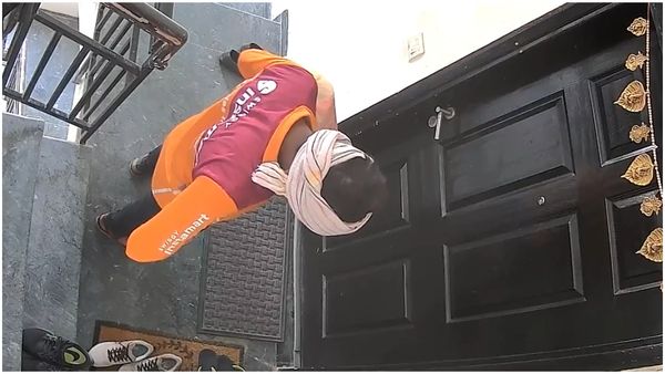 ಆಹಾರ ಡೆಲಿವರಿ ಏಜೆಂಟ್ ಶೂ ಕದಿಯುತ್ತಿರುವ ವಿಡಿಯೋ ವೈರಲ್: ಸ್ವಿಗ್ಗಿ ನೀಡಿದ ಪ್ರತಿಕ್ರಿಯೆ ಏನು?