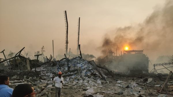 ರಾಸಾಯನಿಕ ಕಾರ್ಖಾನೆಯಲ್ಲಿ ಸ್ಫೋಟ; ಐವರು ಸಾವು?