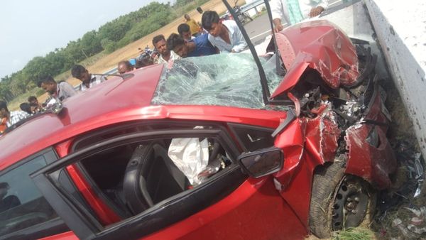 ಹಿರಿಯೂರು: ಭೀಕರ ಕಾರು ಅಪಘಾತದಲ್ಲಿ ಇಬ್ಬರು ಸ್ಥಳದಲ್ಲೇ ಸಾವು