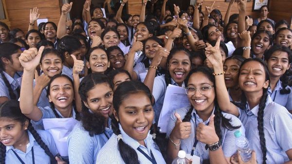 CBSE Class 12th result 2024: ಸಿಬಿಎಸ್‌ಇ 12ನೇ ತರಗತಿಯಲ್ಲಿ 500ಕ್ಕೆ 494 ಅಂಕ ಪಡೆದ ಟ್ಯಾಂಕರ್ ಚಾಲಕನ ಮಗಳು