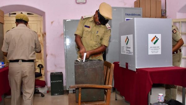 Lok Sabha Election 2024: ಚುನಾವಣಾ ಕರ್ತವ್ಯನಿರತ ಸಿಬ್ಬಂದಿ, ಅಧಿಕಾರಿಗಳಿಗೆ ಮಹತ್ವದ ಆದೇಶ