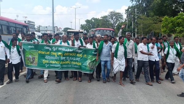 ಮೈಸೂರು-ಊಟಿ ರಾಷ್ಟ್ರೀಯ ಹೆದ್ದಾರಿ ತಡೆದು ರೈತರ ಆಕ್ರೋಶ