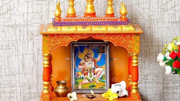 ಮನೆಯಲ್ಲಿ ಮರದ ದೇವರ ಕೋಣೆ ಇದ್ದರೆ, ಈ ಐದು ನಿಯಮಗಳನ್ನು ಪಾಲಿಸಲೇಬೇಕು...