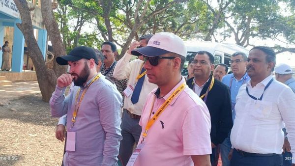 ಬೆಳಗಾವಿ: ಮತದಾನ ನೋಡಲು ಬಂದ 5 ದೇಶಗಳ ಅಧಿಕಾರಿಗಳು