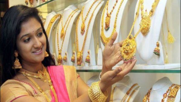 Gold-Silver Price Today: ಆಭರಣ ಪ್ರಿಯರಿಗೆ ಗುಡ್‌ ನ್ಯೂಸ್‌ ; ಮತ್ತೆ ಇಳಿಕೆ ಕಂಡ ಚಿನ್ನ: ಇಂದಿನ ಬೆಲೆ ಎಷ್ಟು ಗೊತ್ತೆ?
