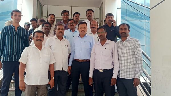 Government Employees: ಮೊಬೈಲ್‌ ಅಪ್ಲಿಕೇಷನ್‌ ಹಾಜರಾತಿ ಆದೇಶ ಹಿಂಪಡೆಯಲು ಸರ್ಕಾರಿ ನೌಕರರು ಮನವಿ