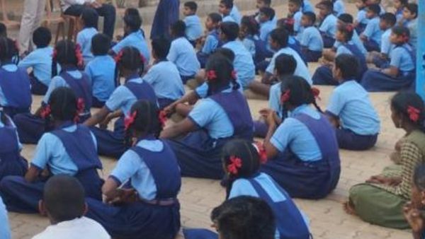 ಕರ್ನಾಟಕ: ಸರ್ಕಾರಿ ಶಾಲೆಗಳಿಗೆ ಶುಲ್ಕ ನಿಗದಿ, ಎಷ್ಟು ತಿಳಿಯಿರಿ
