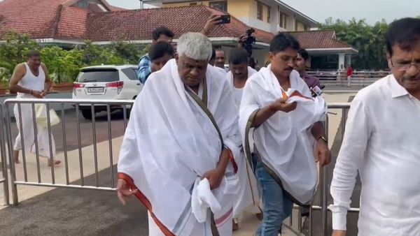 Dharmasthala: ಶ್ರೀಕ್ಷೇತ್ರ ಧರ್ಮಸ್ಥಳದಲ್ಲಿ ಹೆಚ್.ಡಿ ರೇವಣ್ಣ: ಮಂಜುನಾಥ ಸ್ವಾಮಿಗೆ ವಿಶೇಷ ಪೂಜೆ