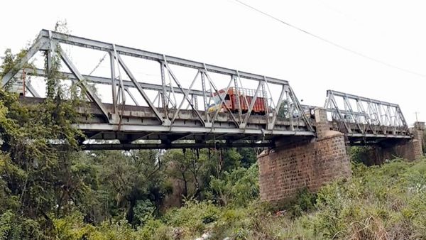 Honnole Bridge: ಶಿಥಿಲಾವಸ್ಥೆಯತ್ತ ಚಾಮರಾಜನಗರ ಹೊನ್ನೊಳೆ ಸೇತುವೆ: ಕುಸಿಯುವ ಮುನ್ನ ಎಚ್ಚರ..!