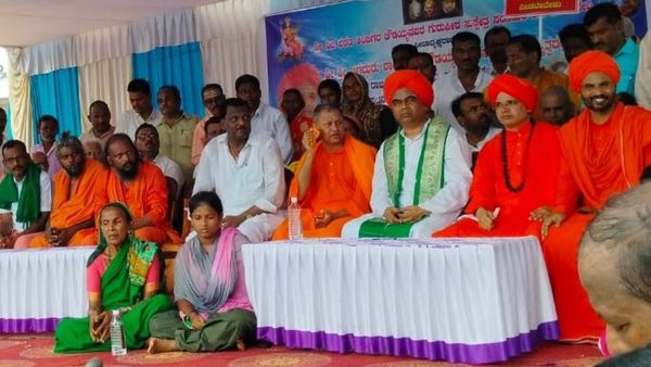 Encounter Law: ಹುಬ್ಬಳ್ಳಿ ಕೊಲೆ ಕರ್ನಾಟಕದಲ್ಲಿ 'ಎನ್‌ಕೌಂಟರ್ ಲಾ' ಜಾರಿಗೆ ತನ್ನಿ: ಶಾಂತಭೀಷ್ಮ ಶ್ರೀಗಳು