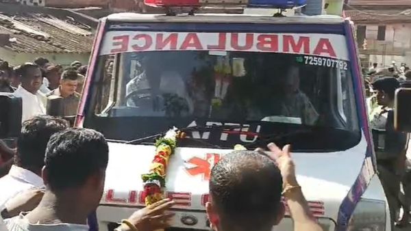 Anjali Murder: ಮೃತದೇಹ ಎತ್ತದಂತೆ ಹುಬ್ಬಳ್ಳಿಯಲ್ಲಿ ಪ್ರತಿಭಟನೆ: ಗೂಂಡಾ ಸರ್ಕಾರ ಎಂದು ಘೋಷಣೆ