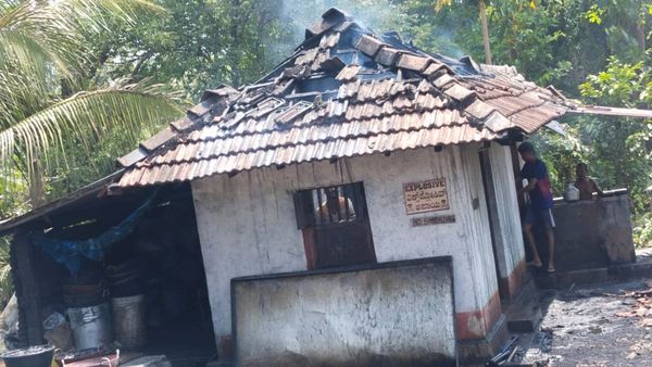 Karkala: ಕಾರ್ಕಳದಲ್ಲಿ ಸಿಡಿದ ಸುಡುಮದ್ದು ಘಟಕ: ಮಹಿಳೆಯರ ಸ್ಥಿತಿ ಗಂಭೀರ