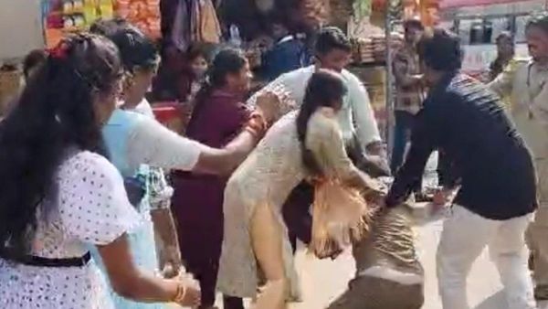 ಗುಂಡ್ಲುಪೇಟೆ: ಬಡಿದಾಡಿಕೊಂಡ ಕೆಎಸ್‌ಆರ್‌ಟಿಸಿ ಬಸ್‌ ಕಂಡಕ್ಟರ್‌, ಪೊಲೀಸ್‌ ಕಾನ್ಸ್‌ಟೇಬಲ್-ಕಾರಣ ಏನು?